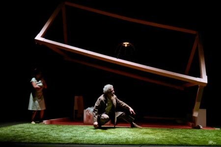 Nos écrans bleutés de Gilles Granouillet - la Strada cie