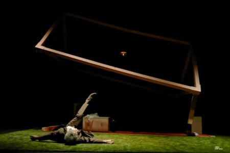 Nos écrans bleutés de Gilles Granouillet - la Strada cie