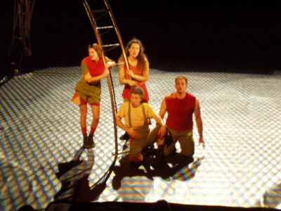 La fabrique du monde de J.P. Siméon - la Strada cie