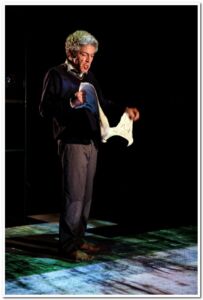 Simon la gadouille de Rob Evans - la Strada cie