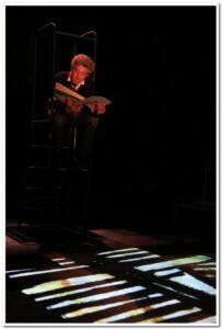 Simon la gadouille de Rob Evans - la Strada cie